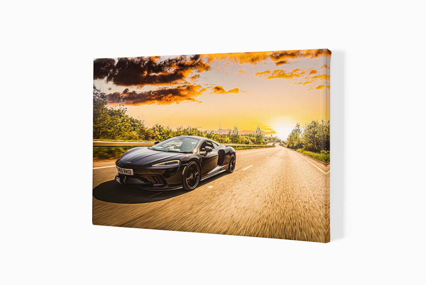 McLaren GT in Bedfordshire