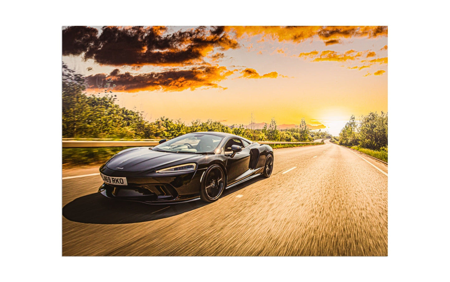 McLaren GT in Bedfordshire